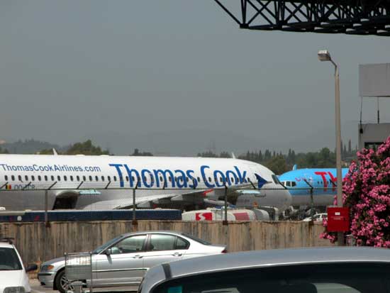 http://www.corfupress.com/bulletin/images/stories/thomas-cook-airplane-180610.jpg