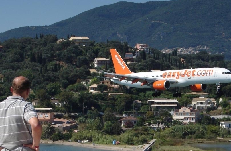 http://www.corfupress.com/v3/images/easyjet-corfu.jpg