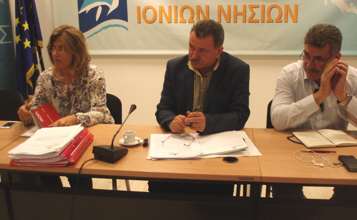http://www.corfupress.com/v3/images/2014a/pandi_galiatsatos_nikolouzos.jpg