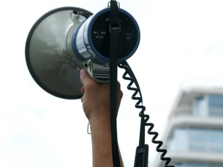 Δάσκαλοι: Στάση εργασίας και παράσταση διαμαρτυρίας