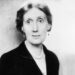 circa 1933:  English critic, novelist and essayist Virginia Woolf  (1882 - 1941).  (Photo by Central Press/Getty Images)