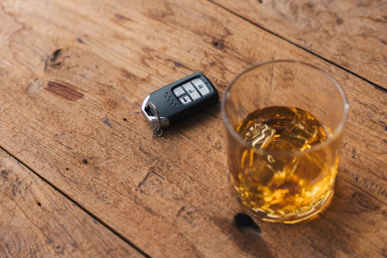 Οδηγούσε μεθυσμένος και χωρίς δίπλωμα στη Δασιά
