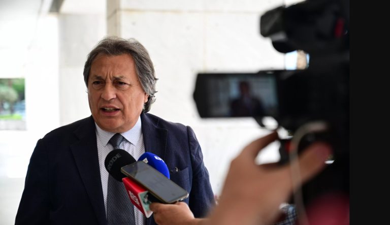 Αυλωνίτης: Ο λαός μας δυστυχεί