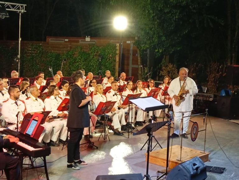 Το Μουσικό Σχολείο ευχαριστεί τη Φιλαρμονική Γαστουρίου