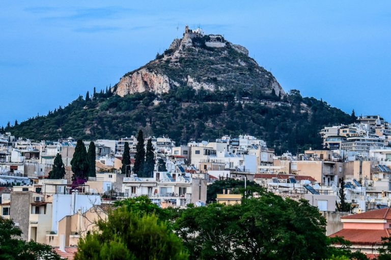 Δικηγόροι Ελλάδας για δανειολήπτες: «Προκλητικά ευνοϊκή» για τις τράπεζες η νέα ρύθμιση του ΥΠΟΙΚ