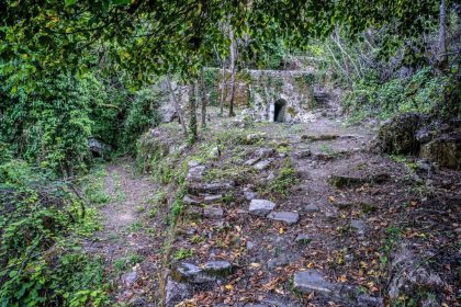 Η στοά του Αγγλικού Υδραγωγείου Κέρκυρας